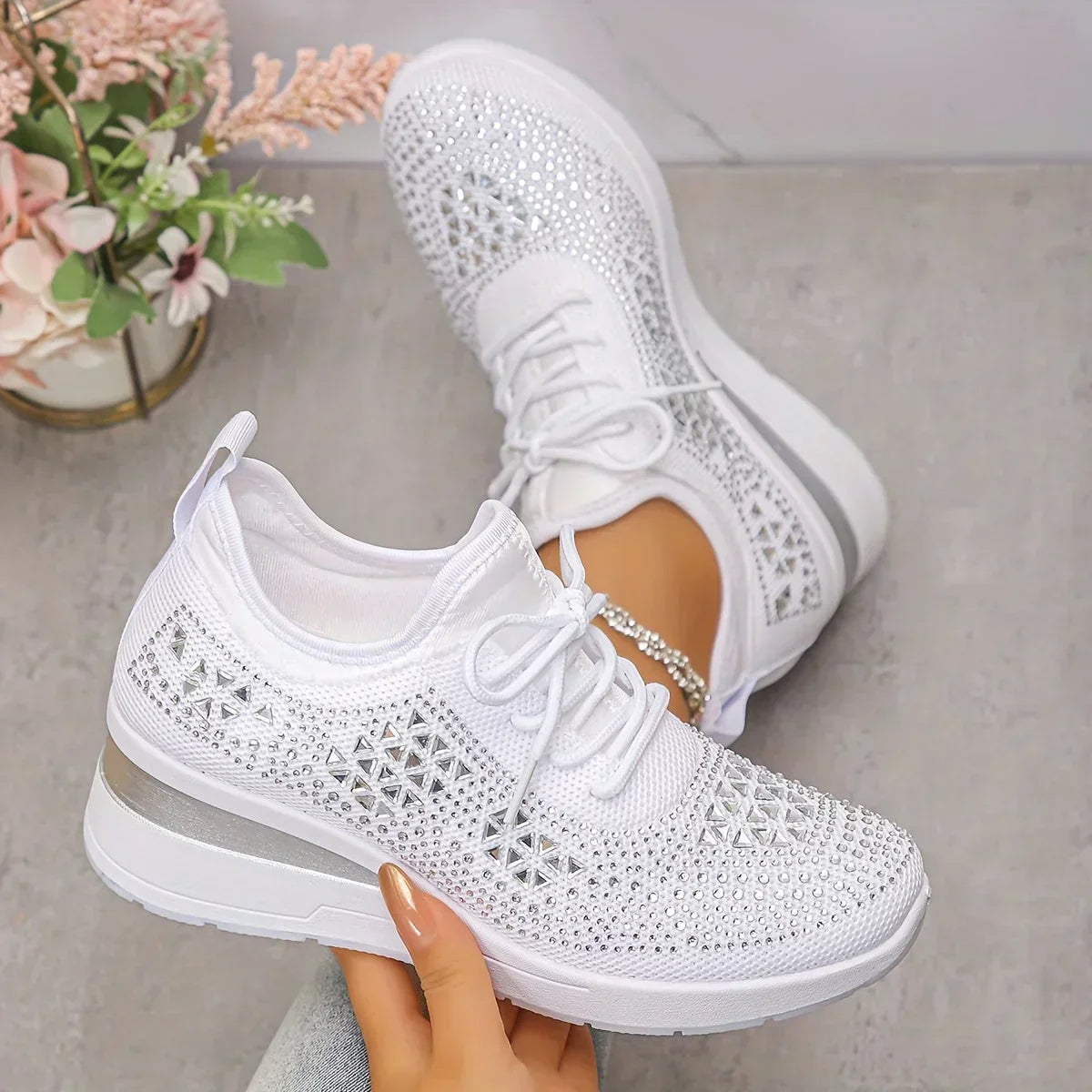 Zapatillas Ortopédicas Elegantes para Mujer con Detalles Brillantes