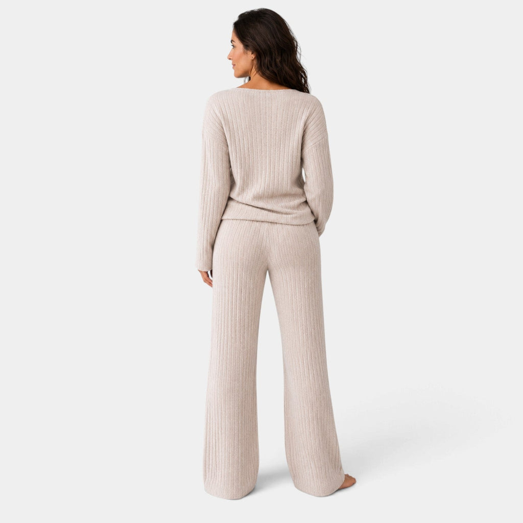 Conjunto Mujer de Punto Canalé con Jersey Cuello Pico y Pantalón Ancho
