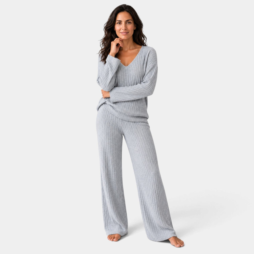 Conjunto Mujer de Punto Canalé con Jersey Cuello Pico y Pantalón Ancho