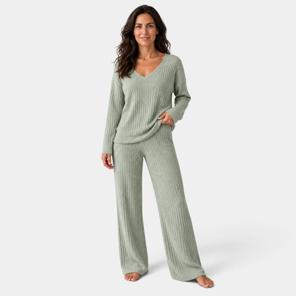 Conjunto Mujer de Punto Canalé con Jersey Cuello Pico y Pantalón Ancho