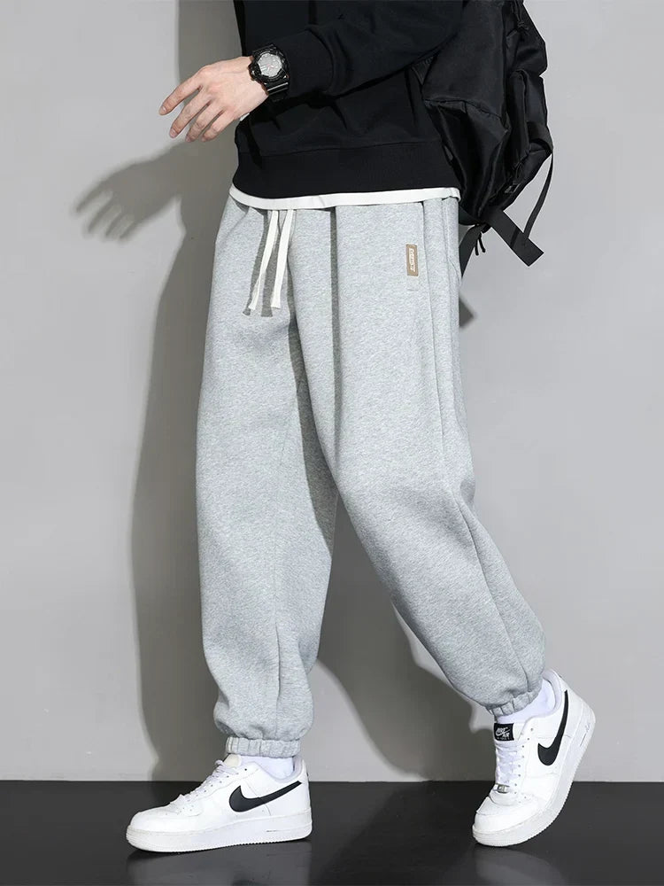 Pantalón jogger hombre con puños elásticos y cordón ajustable
