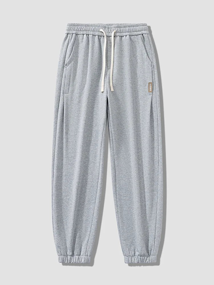 Pantalón jogger hombre con puños elásticos y cordón ajustable