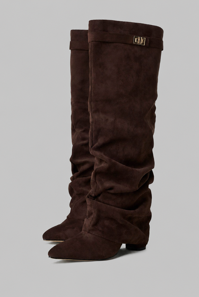 Botas Mujer Slouchy de Ante Punta Fina con Hebilla Dorada
