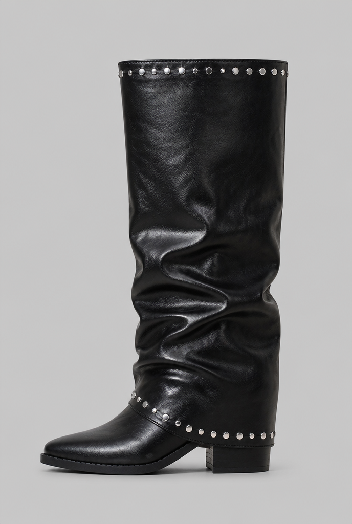 Botas Mujer Slouchy Efecto Piel Charol con Tachuelas Plateadas