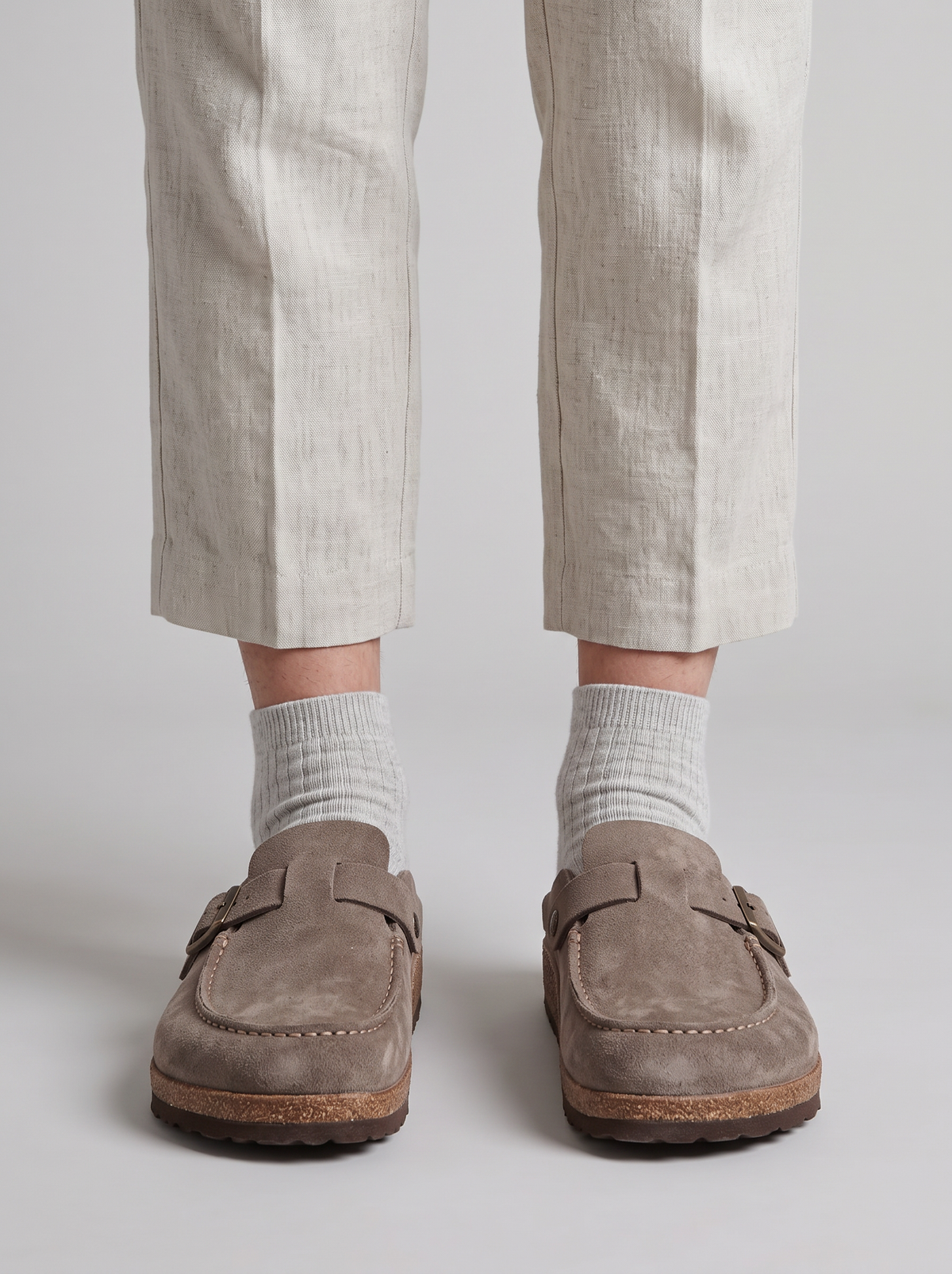 Zuecos Unisex Premium Efecto Ante – Plantilla de Corcho y Hebilla Ajustable