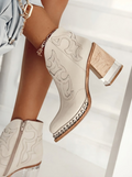 Botines de Piel para Mujer con Bordados y Tachuelas
